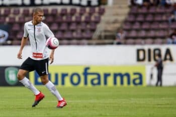 O zagueiro João Victor, de 25 anos, ex-Corinthians - Foto Internet O zagueiro João Victor, de 25 anos, ex-Corinthians - Foto Internet