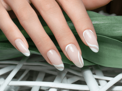 Unhas minimalistas e delicadas para o Natal e o Ano Novo - Foto Internet Unhas minimalistas e delicadas para o Natal e o Ano Novo - Foto Internet