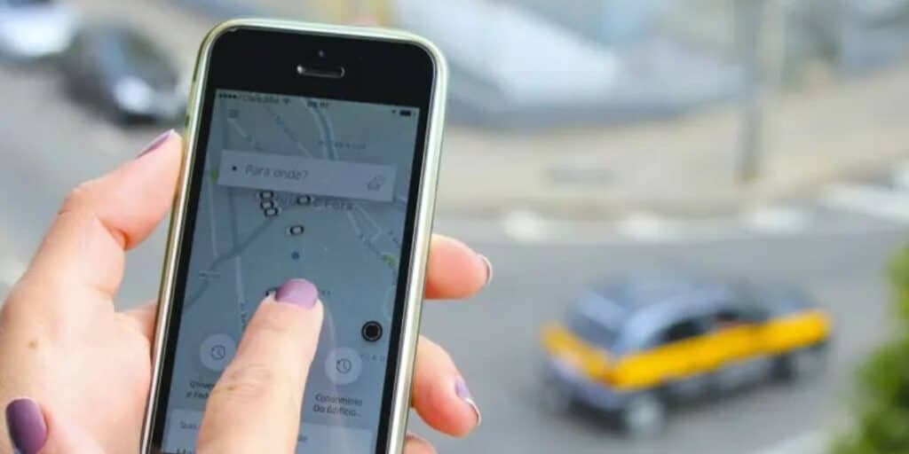 "Decidimos fechar": Maior app de transportes do Brasil encerra serviço vital em país e joga 1 bilhão no lixo