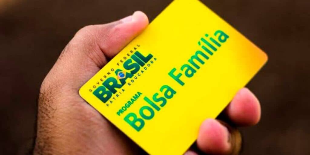 Até R$ 1 mil reais, nova lei e retorno de benefício em janeiro: 3 viradas do Bolsa Família em janeiro de 2024