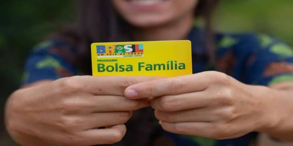 Até R$ 1,400 disponível a novos CPF's, novo extra e mais uma isenção: 3 vitórias à caminho do Bolsa Família