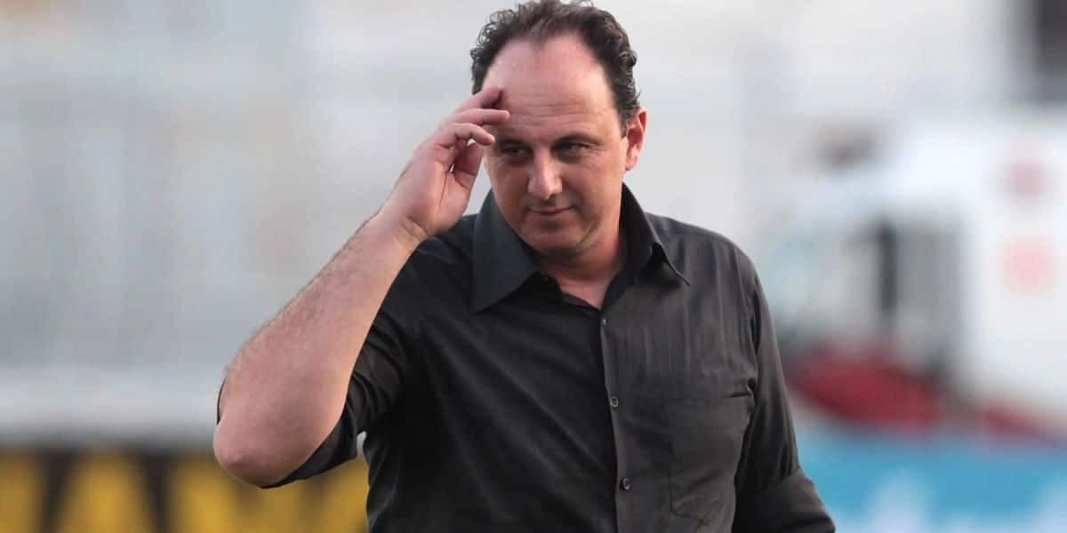 "Não gosta de vagabundo": Demissão e quebra-pau com Rogério Ceni no vestiário vêm à tona após 10 meses - Foto | Reprodução: Internet "Não gosta de vagabundo": Demissão e quebra-pau com Rogério Ceni no vestiário vêm à tona após 10 meses - Foto | Reprodução: Internet