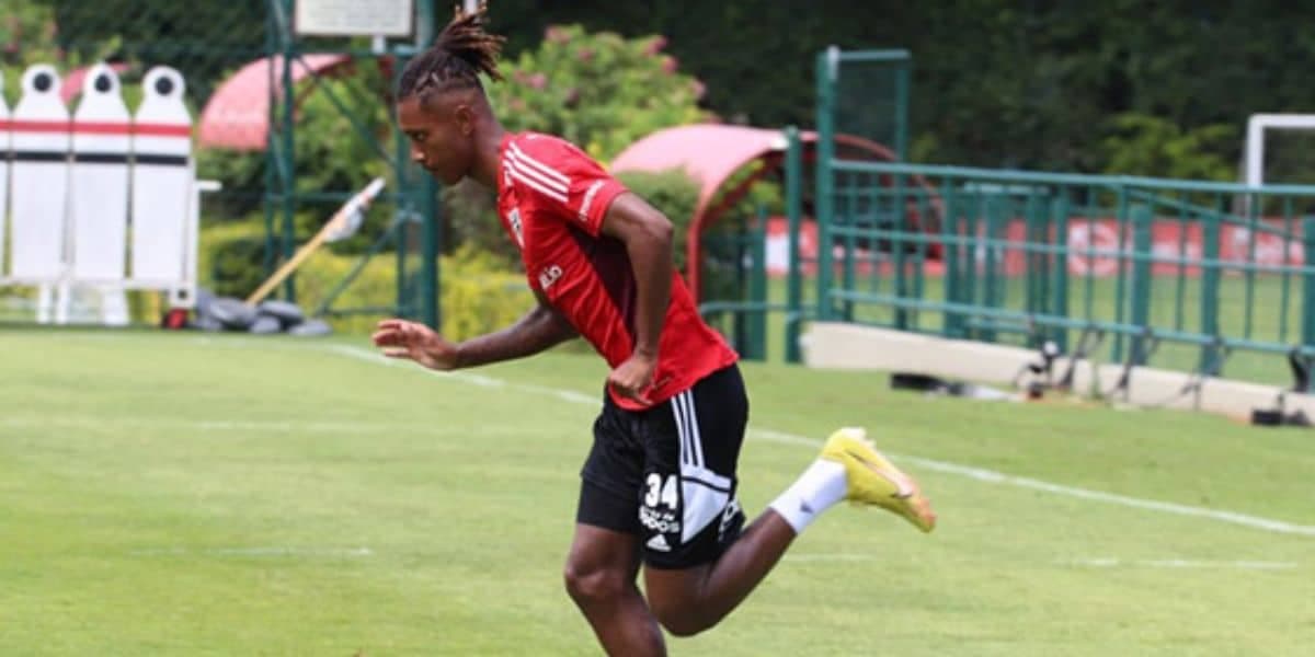 Adeus: Casares não para em Beraldo e fecha venda a colossal de mais campeão da Copa do Brasil pelo São Paulo - Foto | Reprodução: Internet Adeus: Casares não para em Beraldo e fecha venda a colossal de mais campeão da Copa do Brasil pelo São Paulo - Foto | Reprodução: Internet