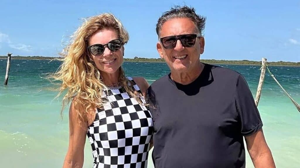 Ex-apresentador da Globo e sua esposa (Foto: Reprodução/Internet) Ex-apresentador da Globo e sua esposa (Foto: Reprodução/Internet)