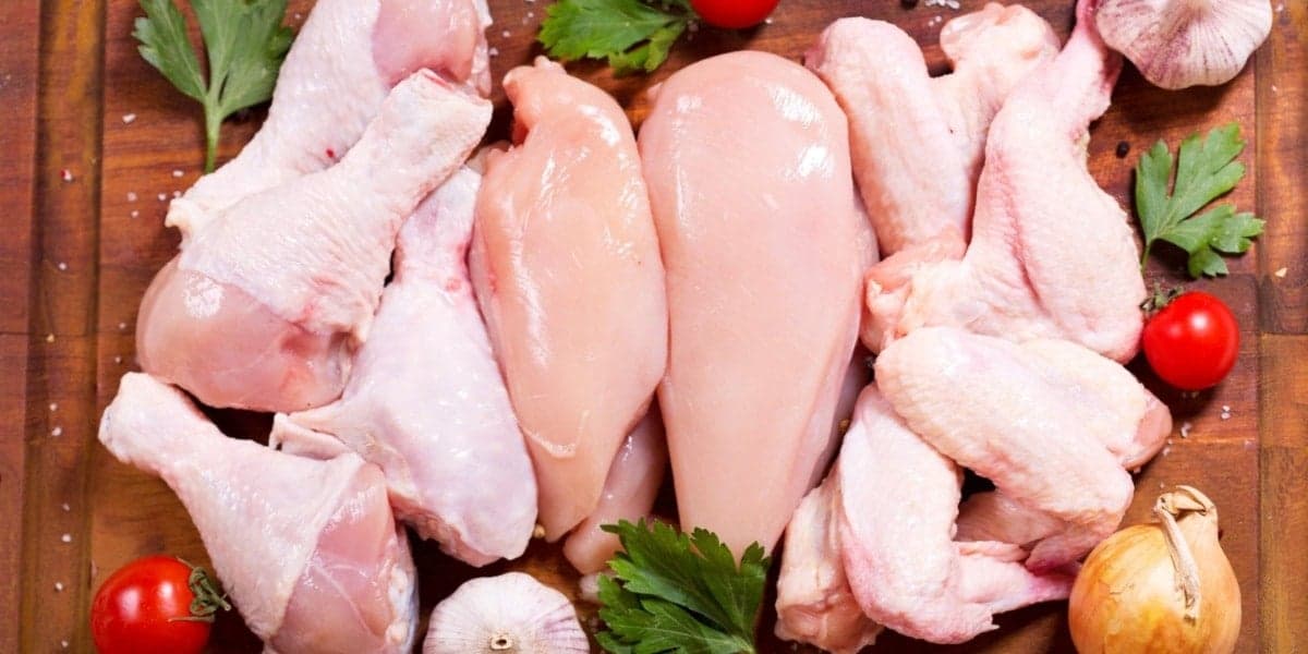 O frango é rico em proteínas (Foto: Reprodução/ Internet) O frango é rico em proteínas (Foto: Reprodução/ Internet)