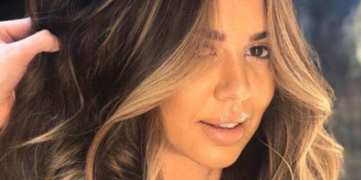 Tons de dourado no cabelo iluminam o rosto e ainda trazem jovialidade (Foto Reprodução/O Globo) Tons de dourado no cabelo iluminam o rosto e ainda trazem jovialidade (Foto Reprodução/O Globo)
