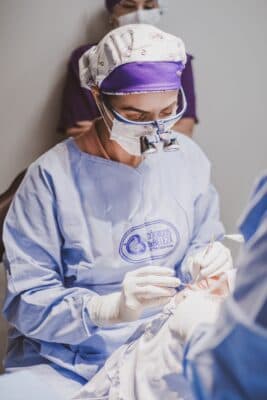 Dra Patrícia é especialista em blefaroplastia e técnicas pioneiras em sua Clínica Códigos da Beleza - Divulgação Dra Patrícia é especialista em blefaroplastia e técnicas pioneiras em sua Clínica Códigos da Beleza - Divulgação