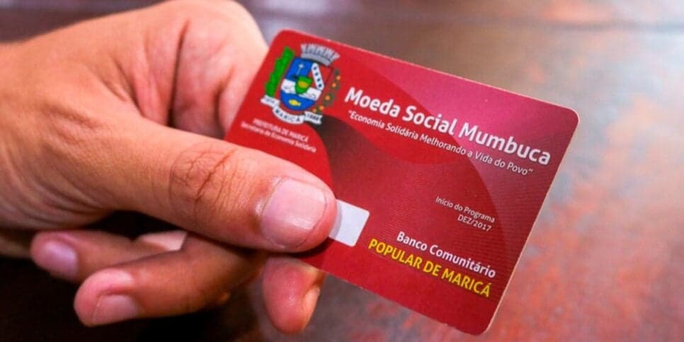 Cartão de débito da Moeda Social Mumbuca que foi usado para o repasse do 14° salário dos servidores municipais (Foto: Reprodução/ Internet) Cartão de débito da Moeda Social Mumbuca que foi usado para o repasse do 14° salário dos servidores municipais (Foto: Reprodução/ Internet)