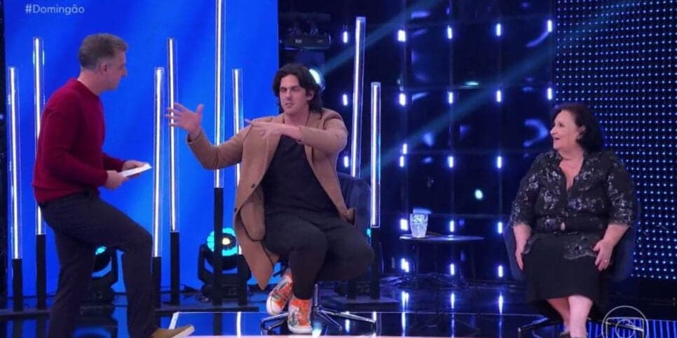 Luciano Huck pediu a Rafael Infante para imitar uma das convidadas, durante o quadro Acredite Quem Quiser, no Domingão com Huck (Foto Reprodução/DailyMotion) Luciano Huck pediu a Rafael Infante para imitar uma das convidadas, durante o quadro Acredite Quem Quiser, no Domingão com Huck (Foto Reprodução/DailyMotion)