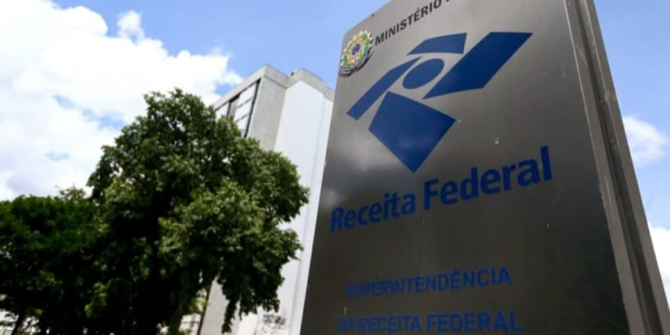 Lista de aposentados podem se livrar da Receita Federal e garantir isenção do Imposto de Renda (Foto: Reprodução/ Internet) Lista de aposentados podem se livrar da Receita Federal e garantir isenção do Imposto de Renda (Foto: Reprodução/ Internet)