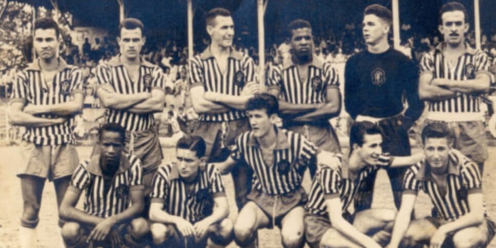 Paulista Futebol Clube (Araraquara – SP) no Campeonato Paulista – 2ª Divisão de 1954 (Fonte: Acervo de Gil Leite) Paulista Futebol Clube (Araraquara – SP) no Campeonato Paulista – 2ª Divisão de 1954 (Fonte: Acervo de Gil Leite)