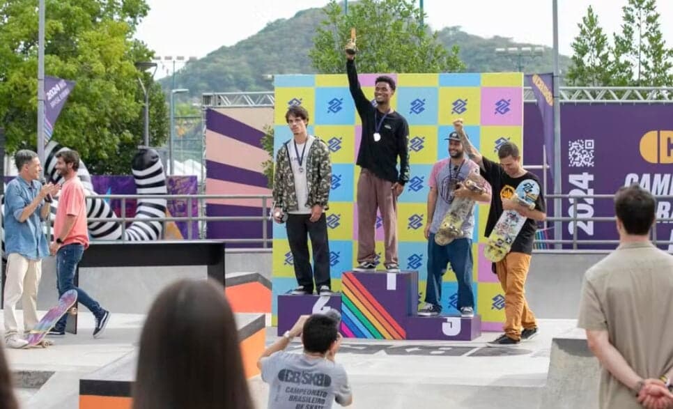 Em Família é Tudo, campeonato de skate tem vitória de Plutão (Foto: Globo / Manoella Mello)
Em Família é Tudo, campeonato de skate tem vitória de Plutão (Foto: Globo / Manoella Mello)
