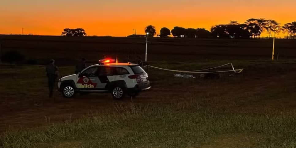 Homem morre em queda de paramotor em São José do Rio Preto (SP) — Foto- Gridânia Brait:TV TEM Homem morre em queda de paramotor em São José do Rio Preto (SP) — Foto- Gridânia Brait:TV TEM