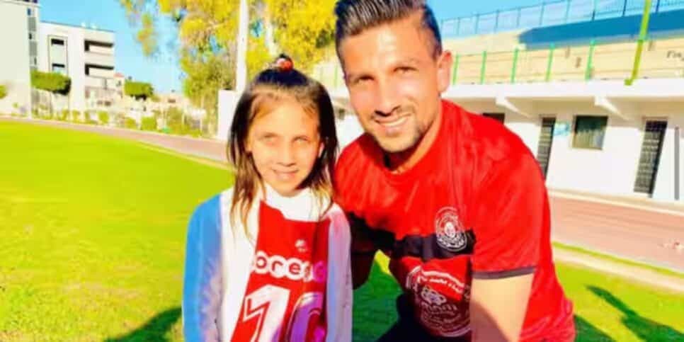 Jogador palestino morre com a família em ataque israelense, deixando a todos de luto - Foto Reprodução Internet Jogador palestino morre com a família em ataque israelense, deixando a todos de luto - Foto Reprodução Internet
