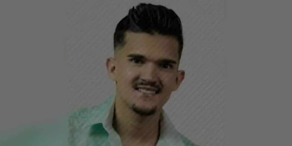 Luto por cantor amado - Foto Reprodução Internet Luto por cantor amado - Foto Reprodução Internet