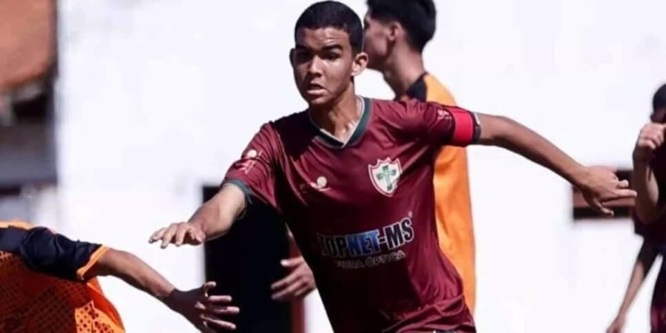 Morre aos 16 anos Breno Firmino, jogador da Portuguesa de Mato Grosso do Sul - Foto Reprodução Internet Morre aos 16 anos Breno Firmino, jogador da Portuguesa de Mato Grosso do Sul - Foto Reprodução Internet