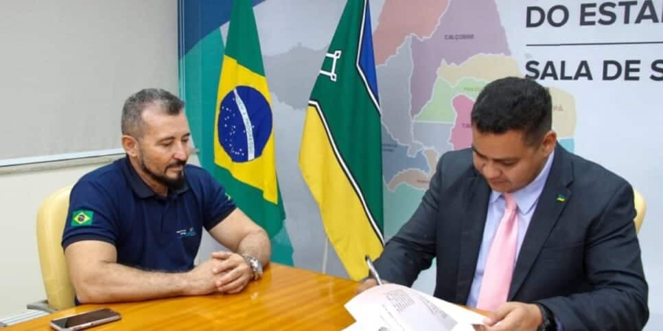 Nova lei abrange multas de trânsito, licenciamento, IPVA e taxas de recolhimento do veículo (Foto: Max Renê/GEA) Nova lei abrange multas de trânsito, licenciamento, IPVA e taxas de recolhimento do veículo (Foto: Max Renê/GEA)