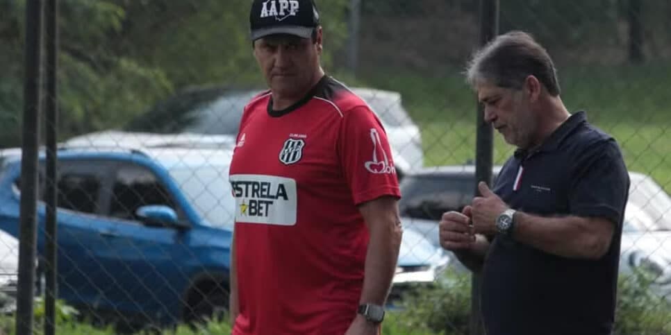 João Brigatti, ex-técnico da Ponte, e o presidente Eberlin (Foto: Reprodução - Globo Esporte) João Brigatti, ex-técnico da Ponte, e o presidente Eberlin (Foto: Reprodução - Globo Esporte)