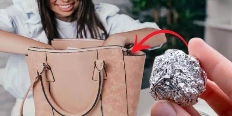 Salões escondem: Mulheres estão levando papel alumínio na bolsa e usando no cabelo por esse motivo bizarro