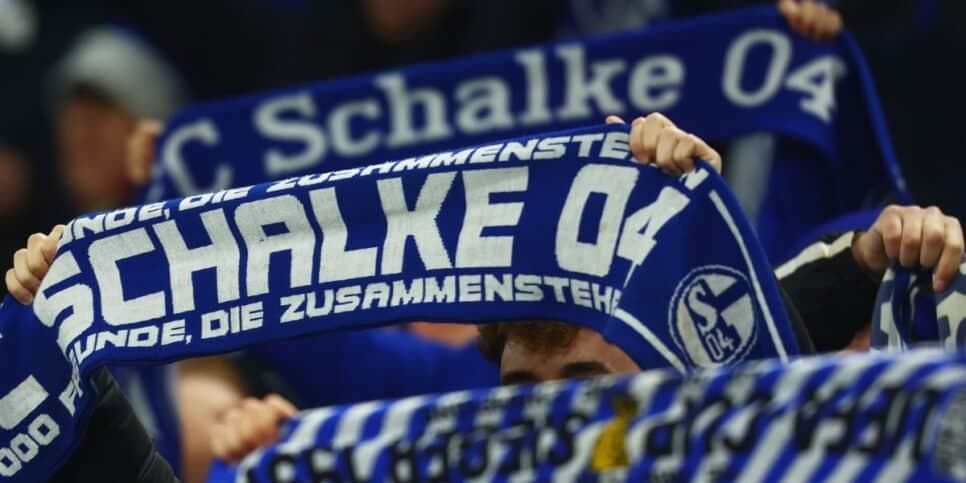 São mais de 170 mil sócios torcedores (Reprodução: Schalke 04/Divulgação) São mais de 170 mil sócios torcedores (Reprodução: Schalke 04/Divulgação)