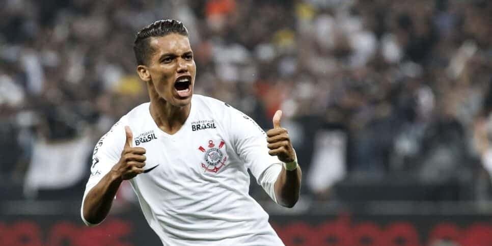 Pedrinho deve deixar o clube de futebol brasileiro em breve (Foto: Rodrigo Gazzanel/Agência Corinthians) Pedrinho deve deixar o clube de futebol brasileiro em breve (Foto: Rodrigo Gazzanel/Agência Corinthians)