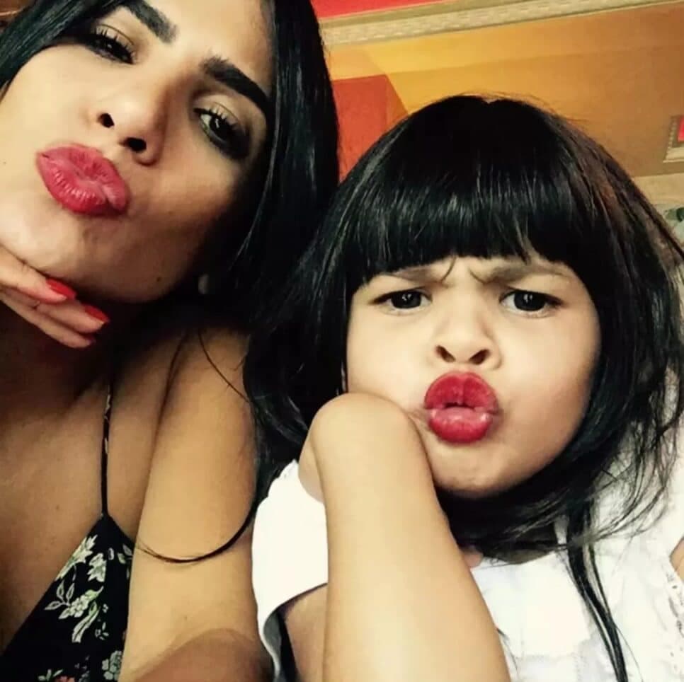 A famosa atriz ao lado de sua filha, Maria Julia (Foto: Reprodução) A famosa atriz ao lado de sua filha, Maria Julia (Foto: Reprodução)
