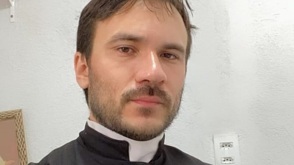 Padre Fabrício Rodrigues Padre Fabrício Rodrigues