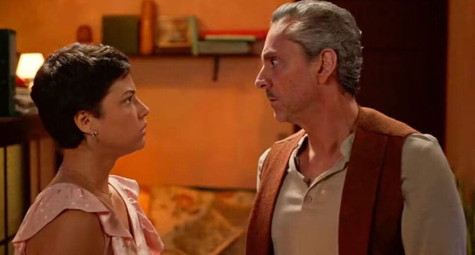 Seu Tico Leonel vai despistar as perguntas de Margaridinha na novela (Foto: Reprodução/ Globo) Seu Tico Leonel vai despistar as perguntas de Margaridinha na novela (Foto: Reprodução/ Globo)