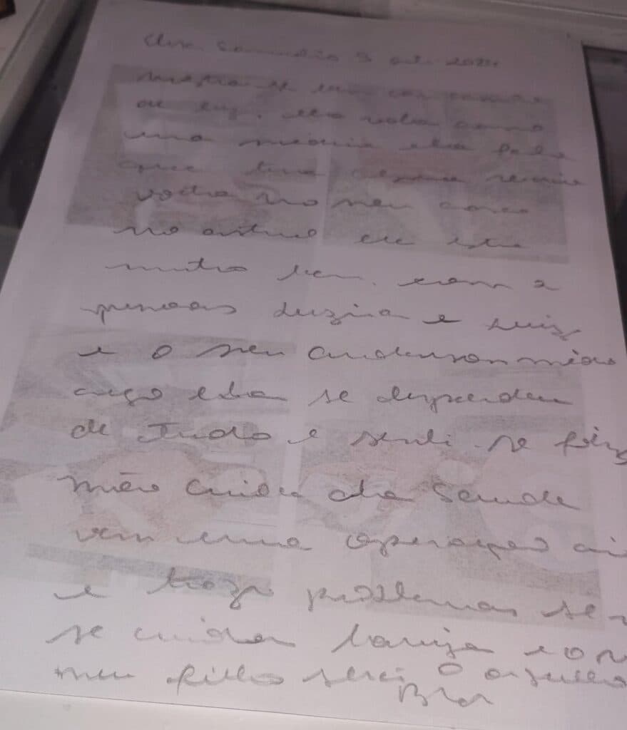Carta psicografada de Eliza Samudio traz recado para mãe e filho (Foto: exclusiva TV Foco) Carta psicografada de Eliza Samudio traz recado para mãe e filho (Foto: exclusiva TV Foco)