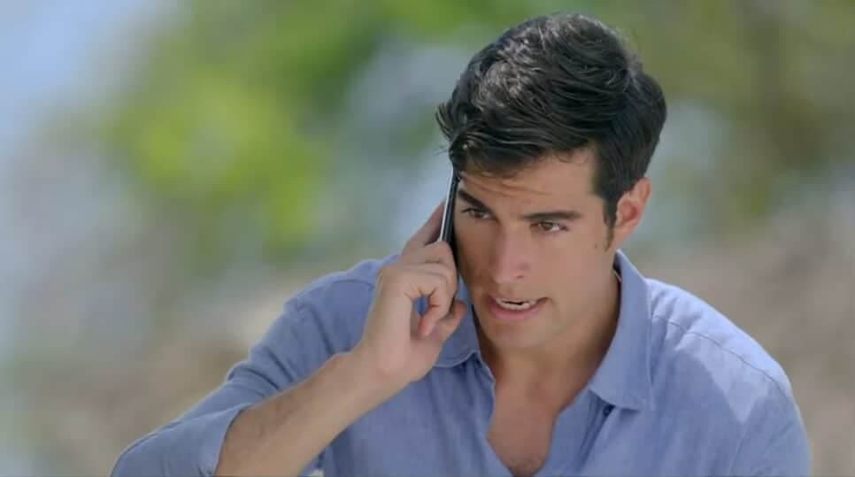 Álvaro toma atitude desesperada por protagonista na novela mexicana (Foto: Reprodução/ SBT) Álvaro toma atitude desesperada por protagonista na novela mexicana (Foto: Reprodução/ SBT)