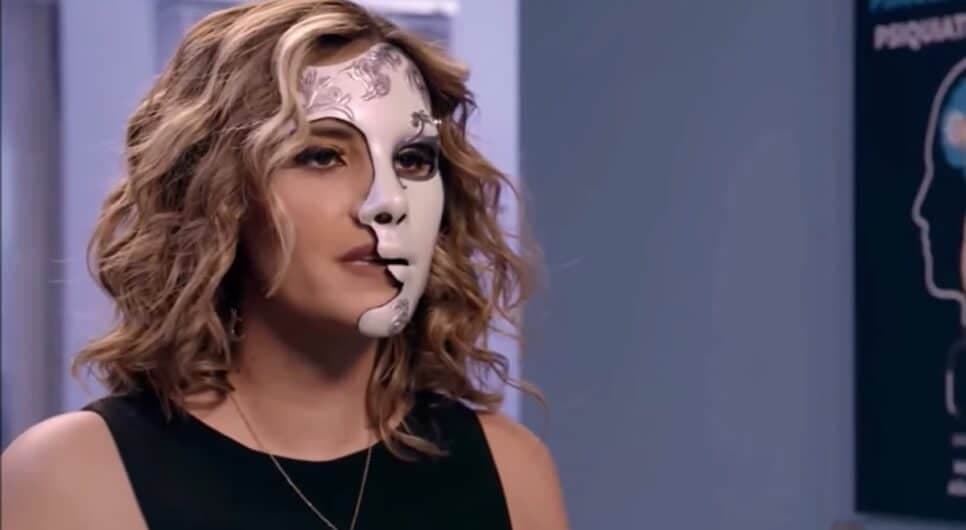 Samanta Vega sabe muito bem que em breve estará na cadeia (Foto: Reprodução/ SBT) Samanta Vega sabe muito bem que em breve estará na cadeia (Foto: Reprodução/ SBT)
