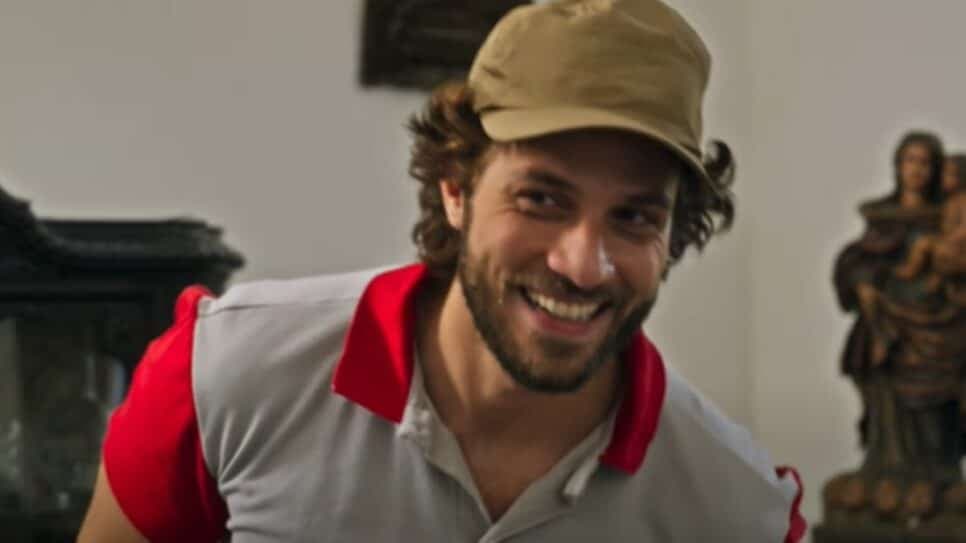 A casa está caindo para Mavi na novela das 9 (Foto: Reprodução/ TV Globo) A casa está caindo para Mavi na novela das 9 (Foto: Reprodução/ TV Globo)