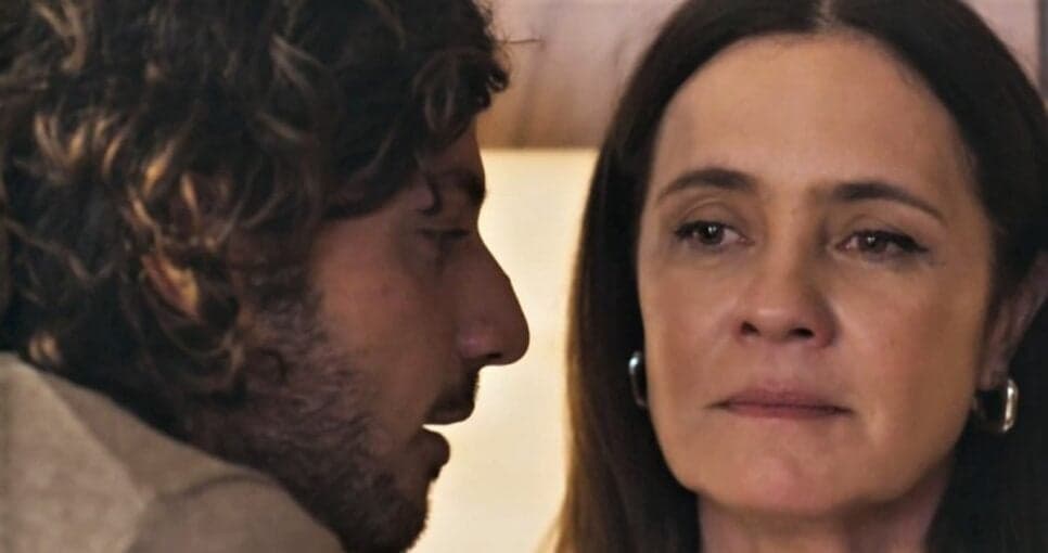 Passado da vilã virá à tona e gera choque até no filho (Foto: Reprodução/ TV Globo) Passado da vilã virá à tona e gera choque até no filho (Foto: Reprodução/ TV Globo)