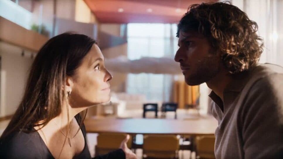Após discussões, vilão sequestra a mãe na novela (Foto: Reprodução/ TV Globo) Após discussões, vilão sequestra a mãe na novela (Foto: Reprodução/ TV Globo)