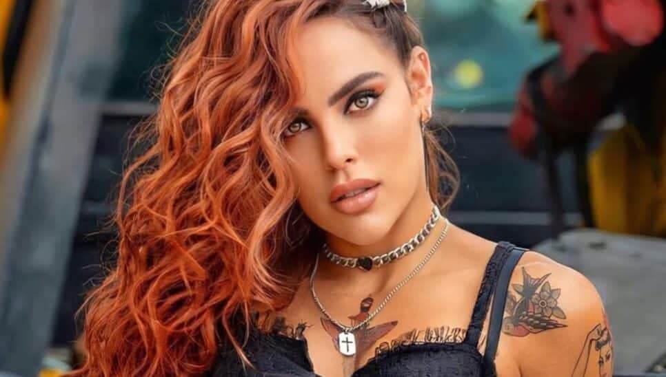 Úrsula quer Memo para ela e começa criar rivalidade com Daniela (Foto: Reprodução/ SBT) Úrsula quer Memo para ela e começa criar rivalidade com Daniela (Foto: Reprodução/ SBT)