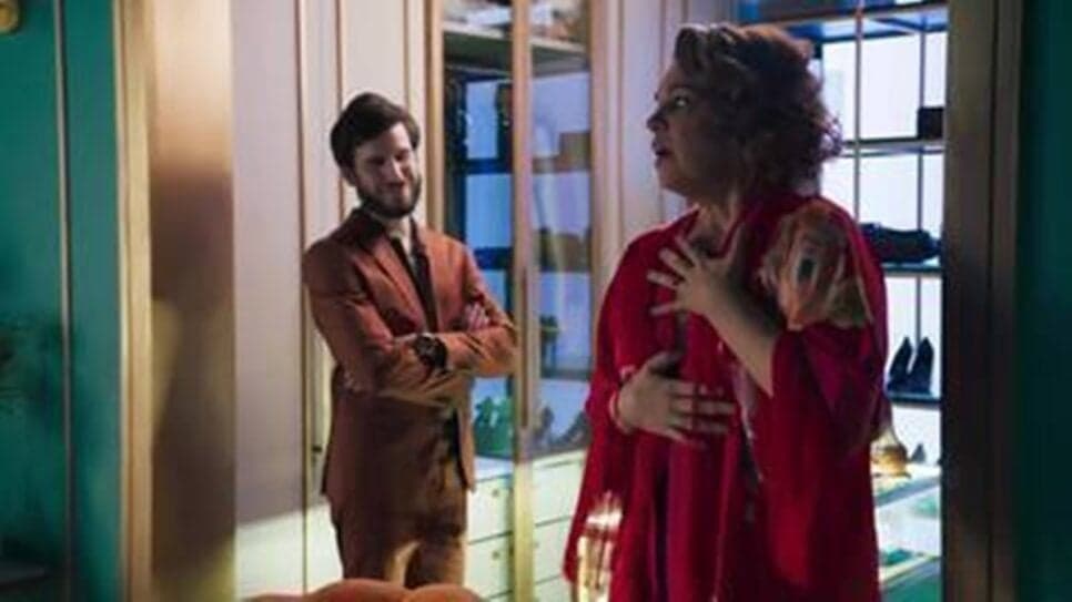 Volta Por Cima: Baixinho faz chantagem com Violeta (Foto: Reprodução/ TV Globo) Volta Por Cima: Baixinho faz chantagem com Violeta (Foto: Reprodução/ TV Globo)