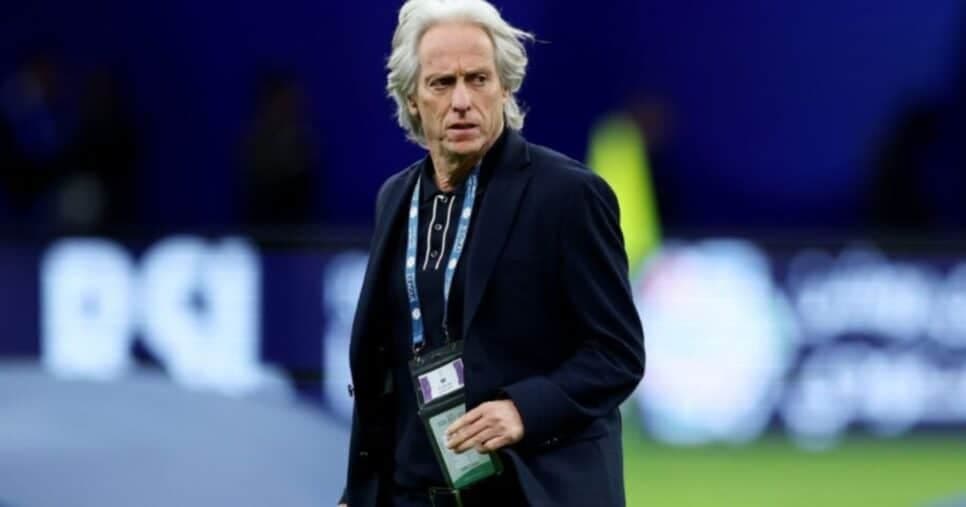 Jorge Jesus diz ‘sim’ pra comandar time gigante do Brasil em 2025 (Foto: Yasser Bakhsh/Getty Images) Jorge Jesus diz ‘sim’ pra comandar time gigante do Brasil em 2025 (Foto: Yasser Bakhsh/Getty Images)