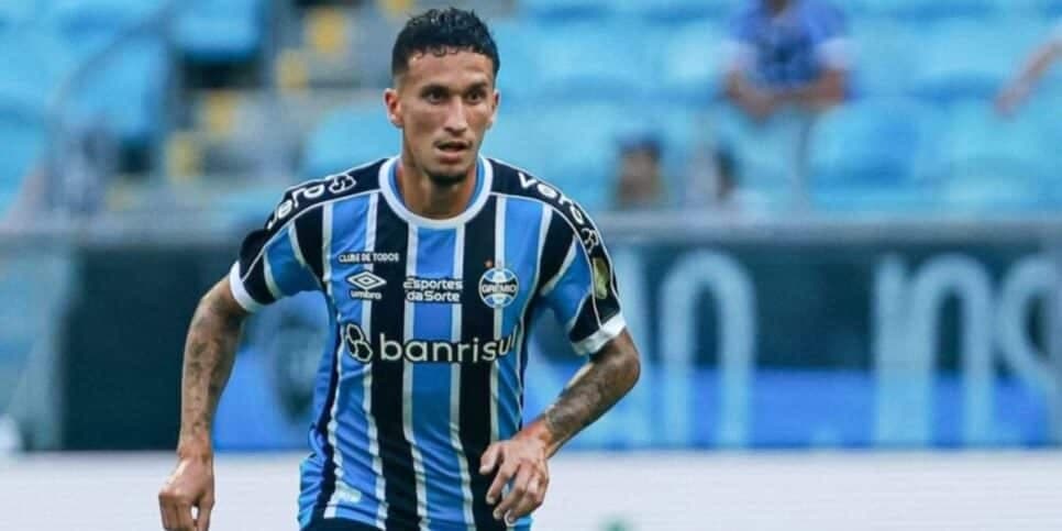 Dodi volta após suspensão (Reprodução/Portal Meu Grêmio) Dodi volta após suspensão (Reprodução/Portal Meu Grêmio)
