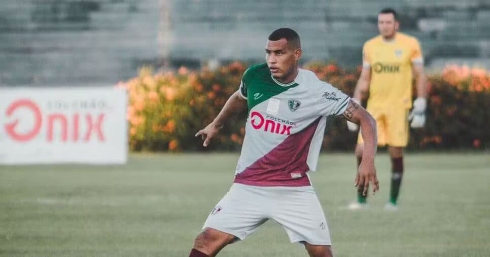 Zagueiro da Portuguesa-RJ morre em acidente de carro na Bahia - Foto Reprodução Internet Zagueiro da Portuguesa-RJ morre em acidente de carro na Bahia - Foto Reprodução Internet