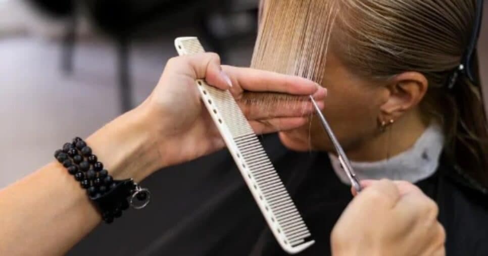 Incrível: 3 cortes de cabelo práticos para mulheres 45+ que rejuvenescem 20 anos em minutos