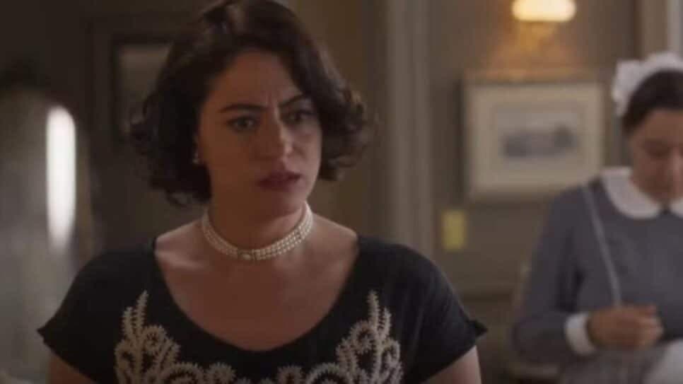 Carol Castro dá vida a personagem Clarice (Foto: Reprodução/ Globoplay) Carol Castro dá vida a personagem Clarice (Foto: Reprodução/ Globoplay)