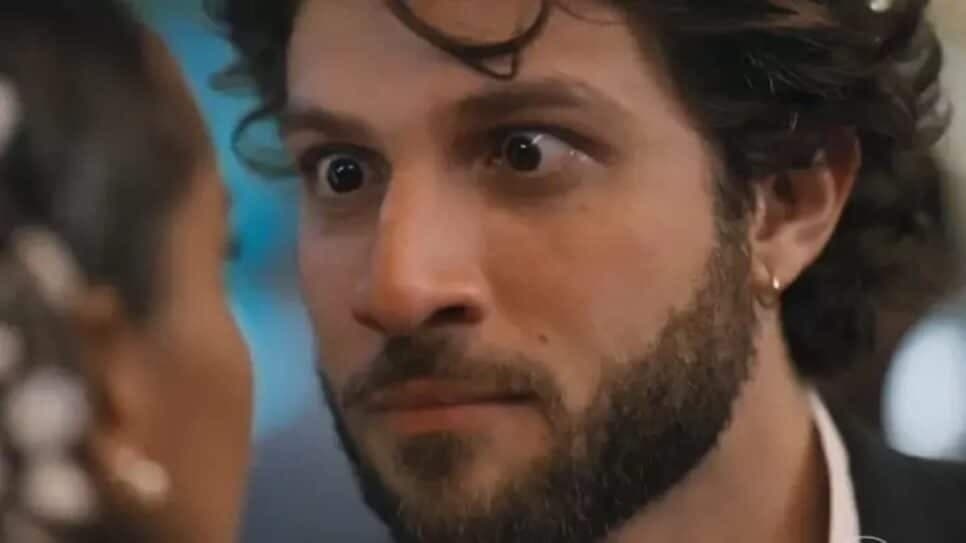 Mavi se levanta contra sua obsessão em novo plano ardiloso (Foto: Reprodução/ Globoplay) Mavi se levanta contra sua obsessão em novo plano ardiloso (Foto: Reprodução/ Globoplay)