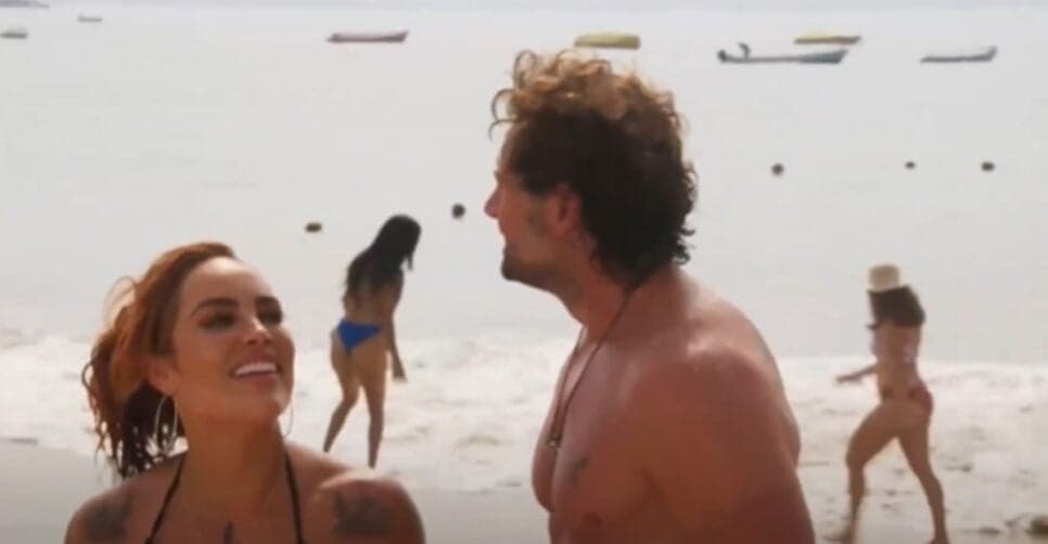 Em Acapulco, Úrsula diz que quer ter um filho com Memo após o casamento (Foto: Reprodução/ SBT) Em Acapulco, Úrsula diz que quer ter um filho com Memo após o casamento (Foto: Reprodução/ SBT)