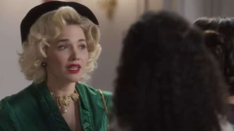 Beatriz se espanta ao saber que Zélia se diz irmã de Clarice e conta à avó (Foto: Reprodução/ TV Globo) Beatriz se espanta ao saber que Zélia se diz irmã de Clarice e conta à avó (Foto: Reprodução/ TV Globo)
