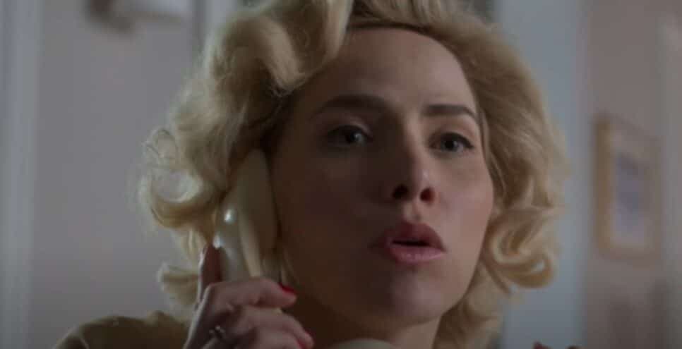 Zélia garante a seu contato telefônico misterioso que descobrirá tudo sobre passado de Clarice (Foto: Reprodução/ TV Globo) Zélia garante a seu contato telefônico misterioso que descobrirá tudo sobre passado de Clarice (Foto: Reprodução/ TV Globo)