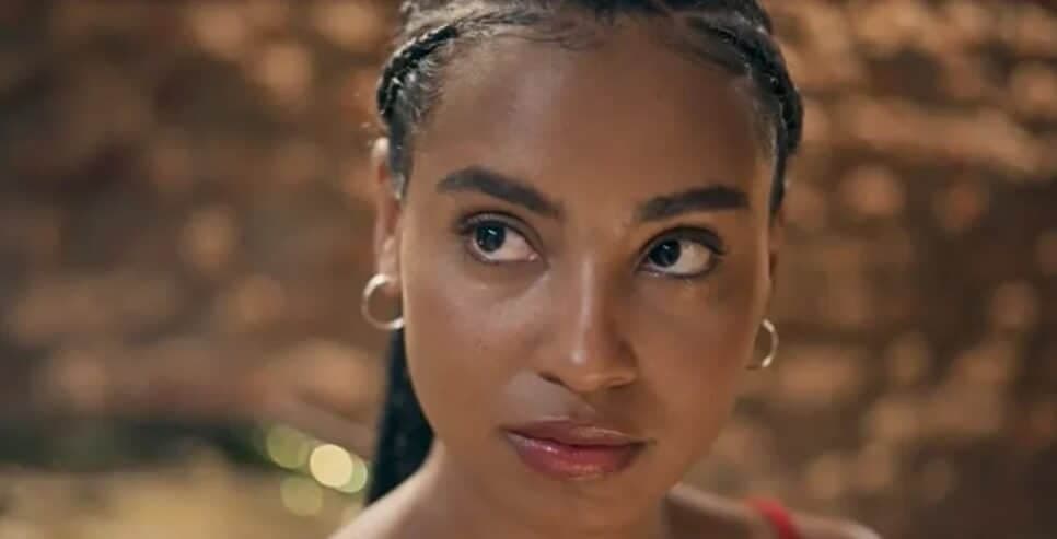 Mania de Você: Viola escapa de Mavi, mas morre em acidente de helicóptero (Foto: Reprodução/ TV Globo) Mania de Você: Viola escapa de Mavi, mas morre em acidente de helicóptero (Foto: Reprodução/ TV Globo)