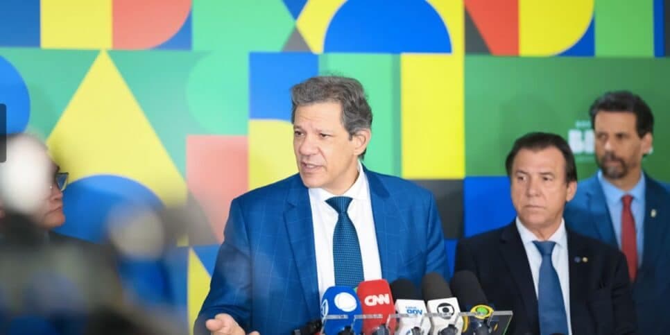 Fernando Haddad e Luiz Marinho (Foto: Reprodução / Dney Justino/PR) Fernando Haddad e Luiz Marinho (Foto: Reprodução / Dney Justino/PR)