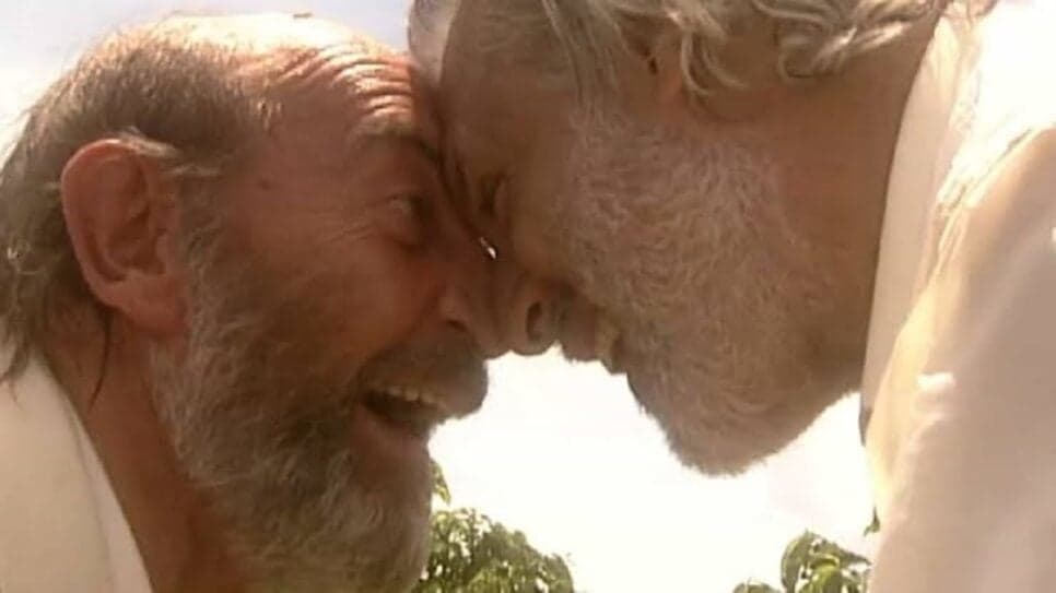 Os colegas da Globo e dos palcos em emocionante cena da novela O Rei do Gado (Foto: Reprodução/ Globo) Os colegas da Globo e dos palcos em emocionante cena da novela O Rei do Gado (Foto: Reprodução/ Globo)