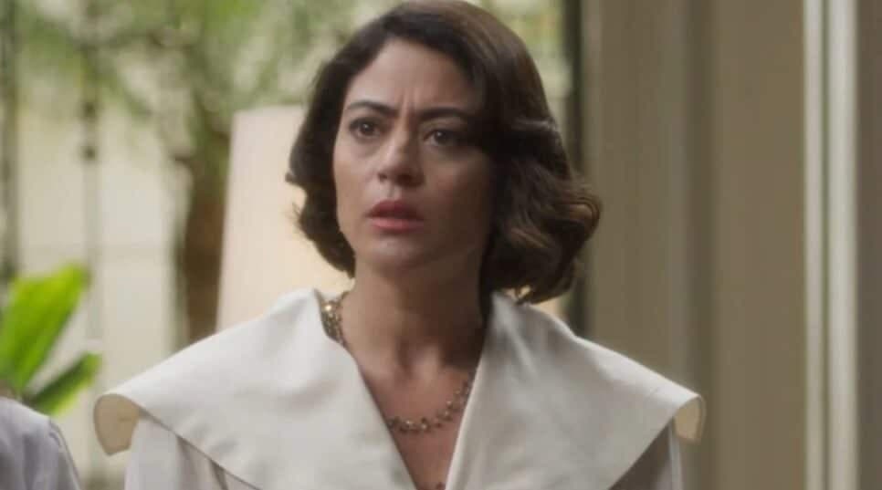Garota do Momento: Clarice tem flash de memória e descobre que sabe desenhar (Foto: Reprodução/ TV Globo) Garota do Momento: Clarice tem flash de memória e descobre que sabe desenhar (Foto: Reprodução/ TV Globo)