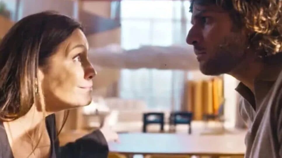 Mércia assume relação e compra briga com Mavi (Foto: Reprodução/ TV Globo) Mércia assume relação e compra briga com Mavi (Foto: Reprodução/ TV Globo)